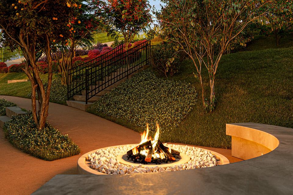 A magia do fireplace ao ar livre